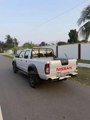 Nissan Hardbody 2019 White