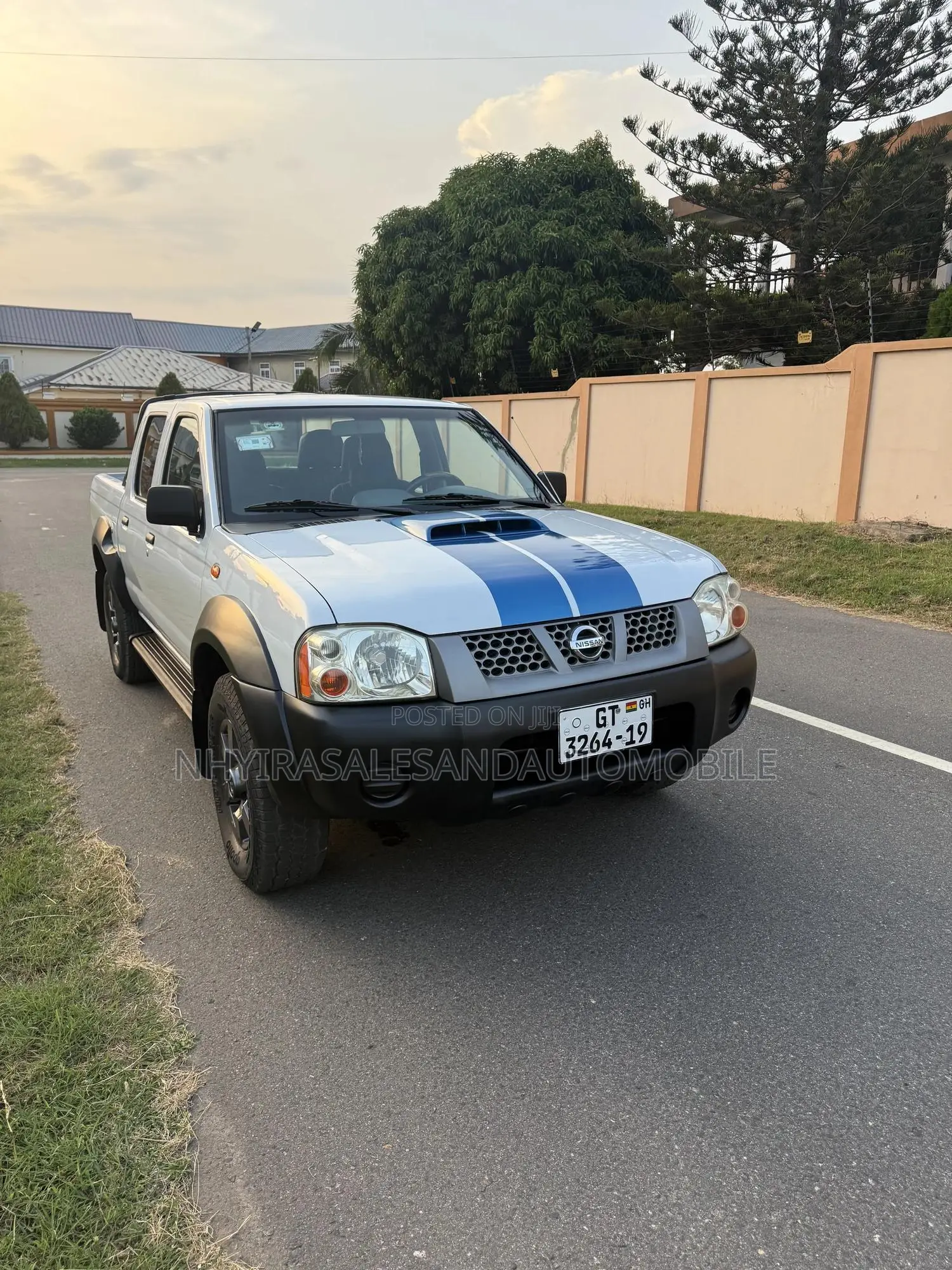 Nissan Hardbody 2019 White