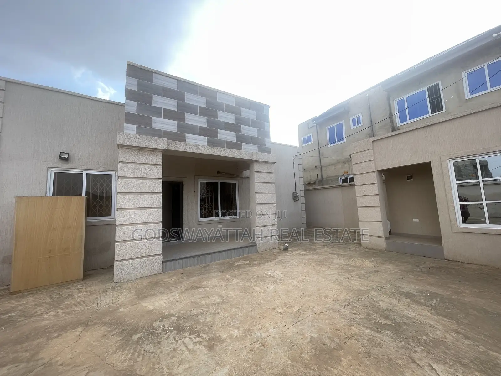 3bdrm House in East Legon, Adjiriganor for rent
