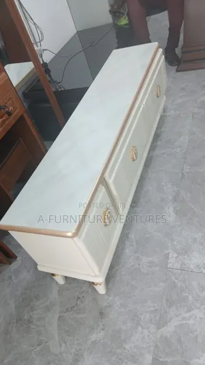 Extendable Tv Stand