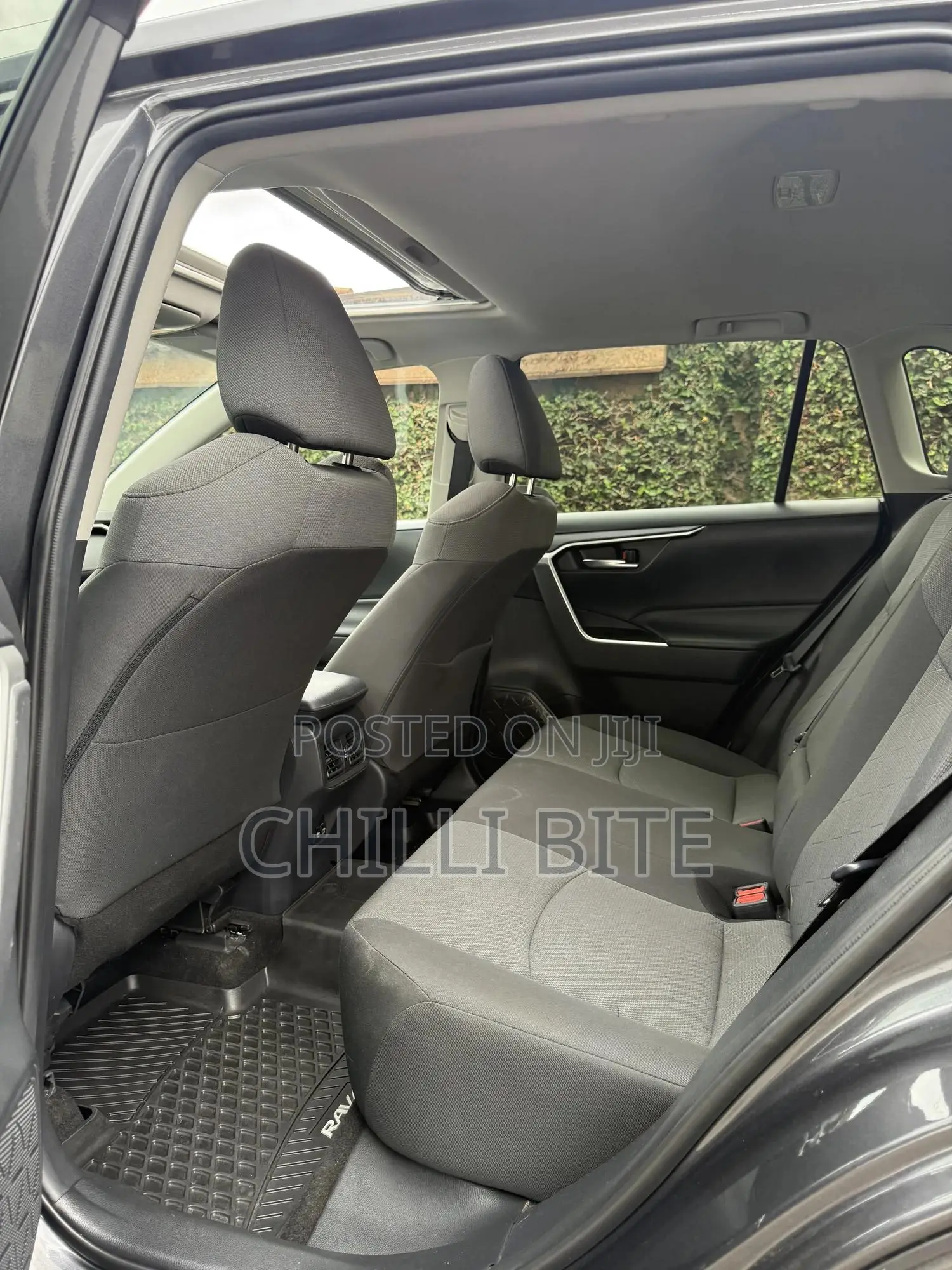 Toyota RAV4 XLE FWD 2020 Gray