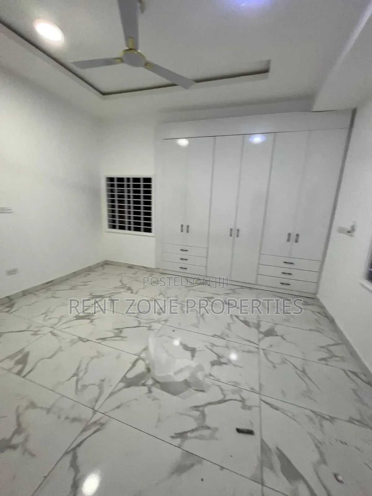 5bdrm Duplex in Mile 7 for sale