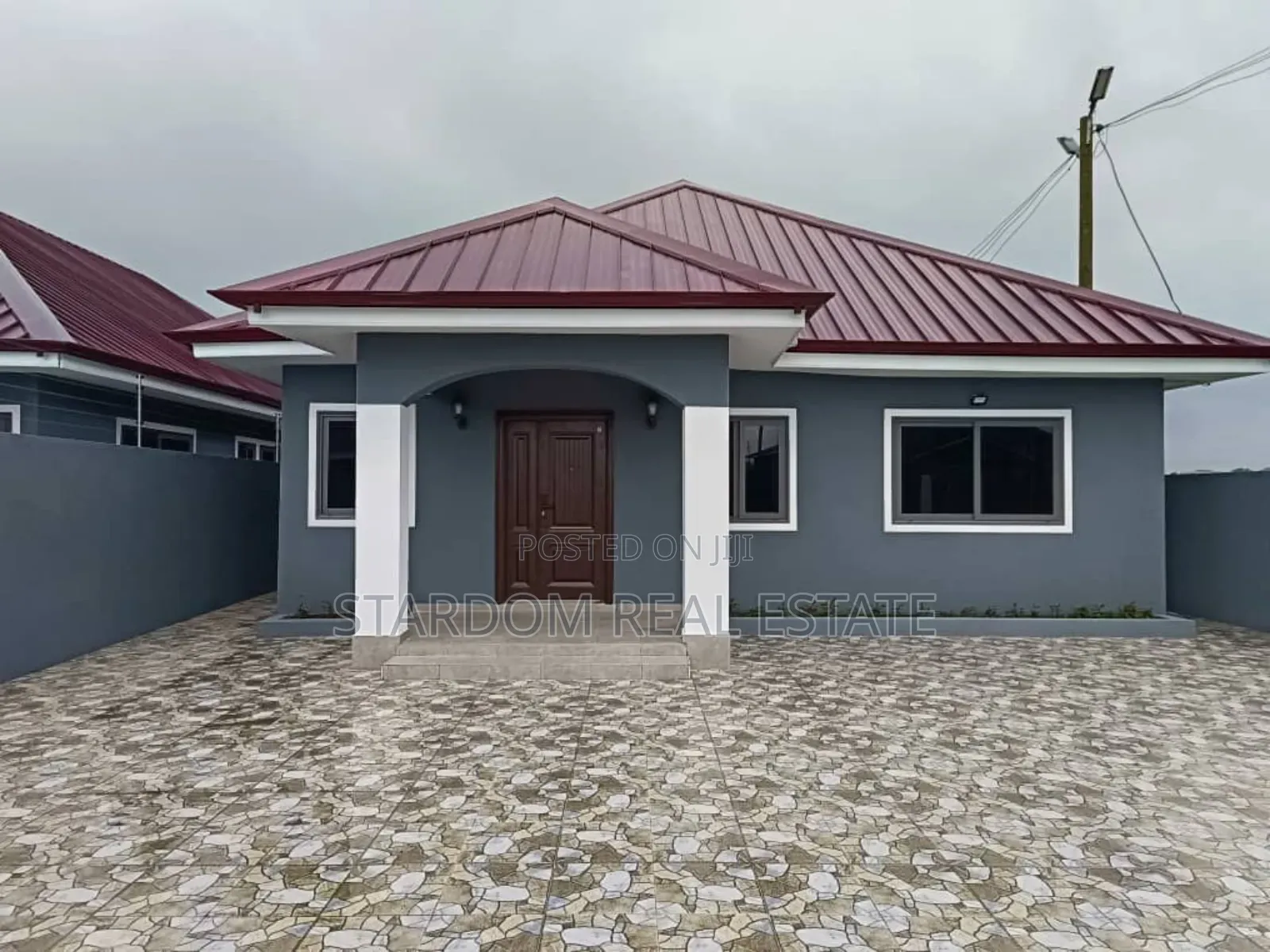 3bdrm Bungalow in Amrahia, Adenta for sale