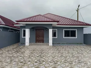 3bdrm Bungalow in Amrahia, Adenta for sale