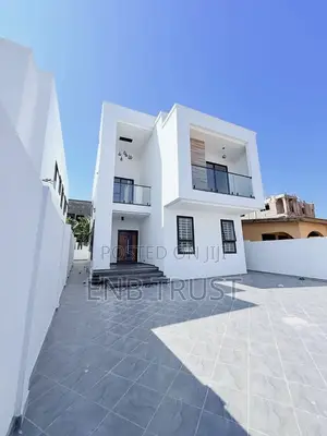 4bdrm House in Sakumono for sale