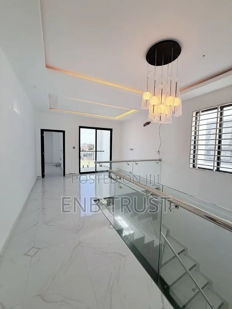 4bdrm House in Sakumono for sale