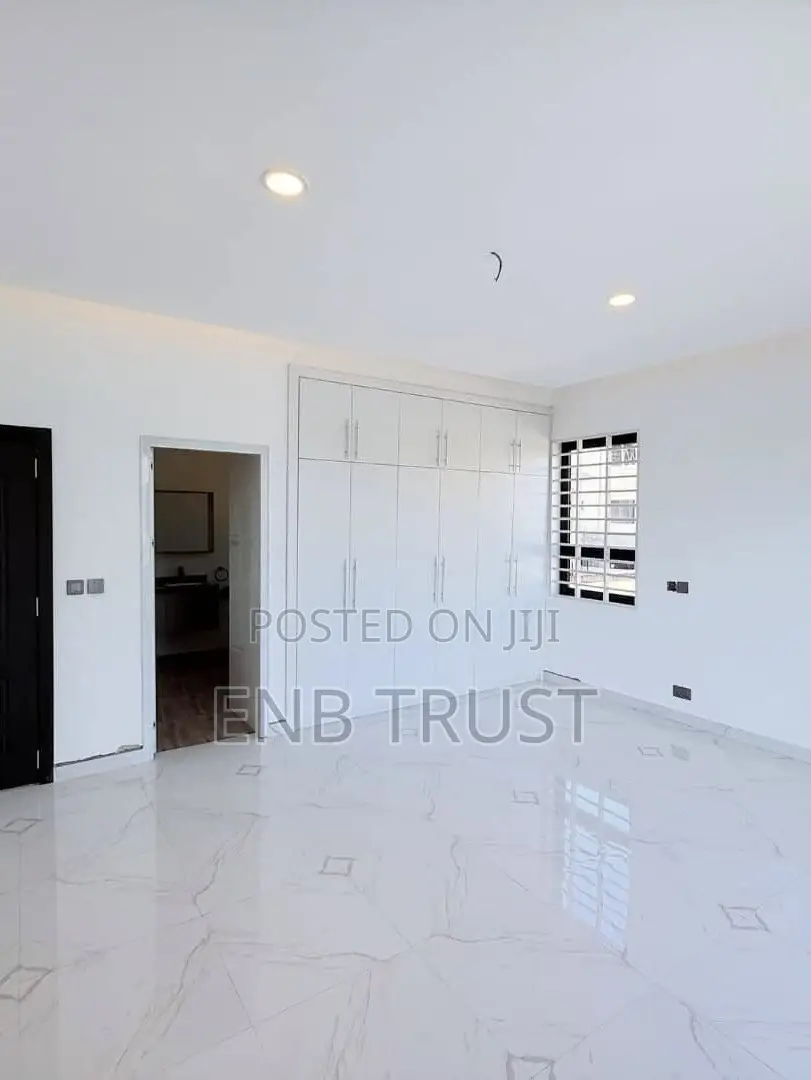 4bdrm House in Sakumono for sale