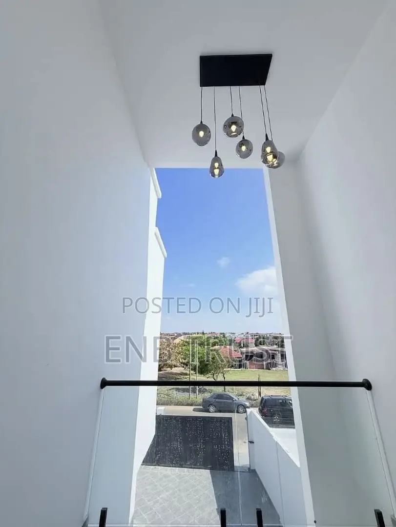4bdrm House in Sakumono for sale