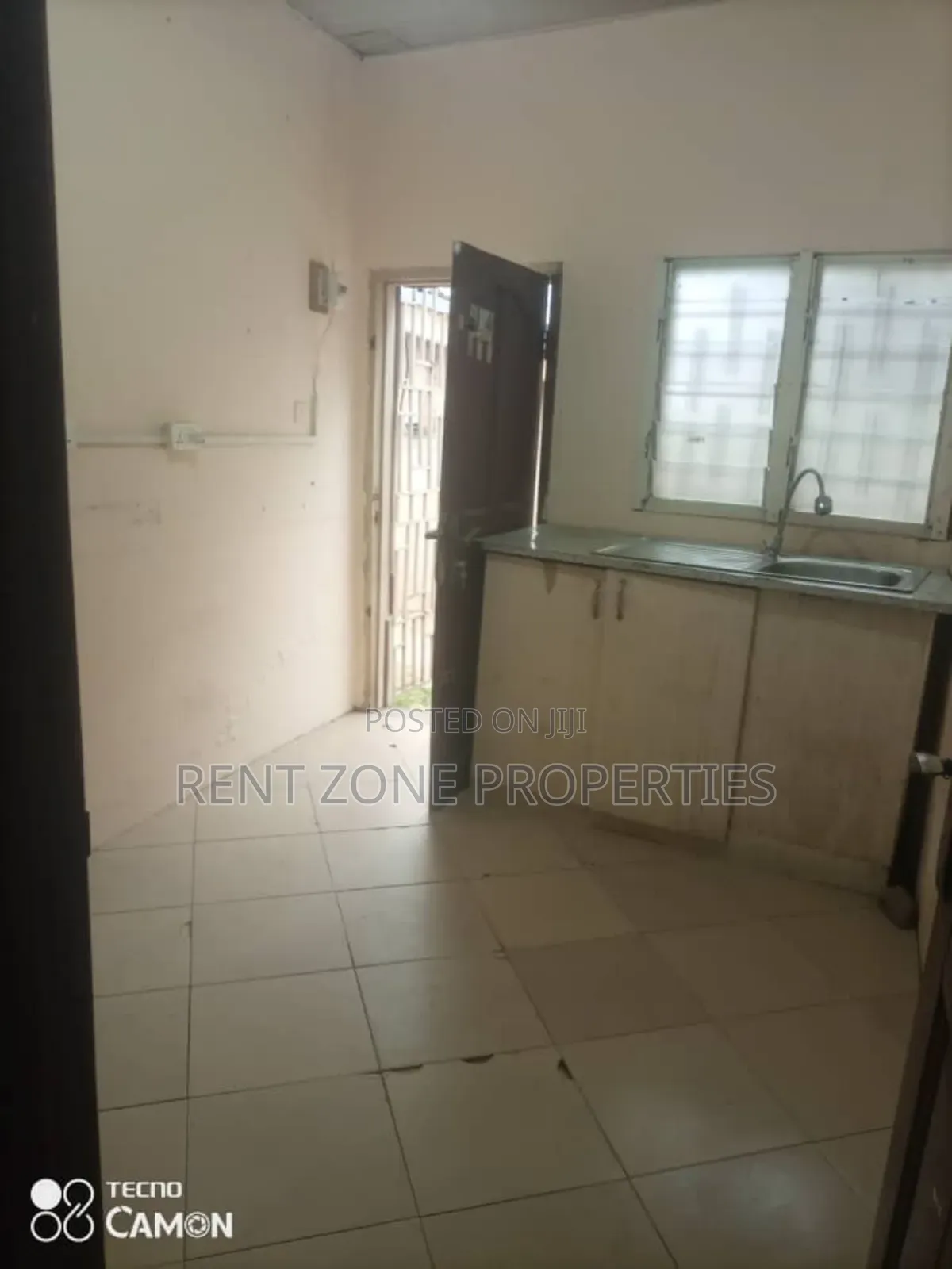 3bdrm Apartment in Dome for rent