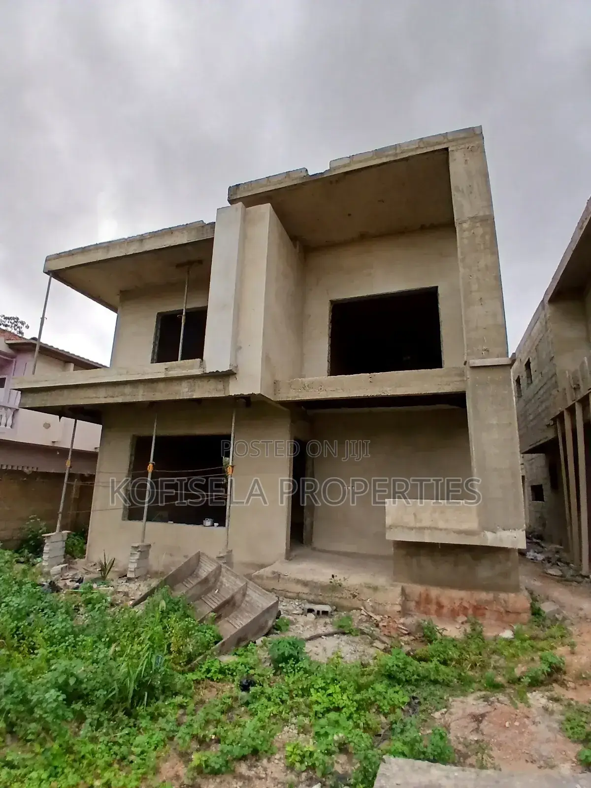 4bdrm Townhouse/Terrace in Kofisela Properties, North Legon for sale
