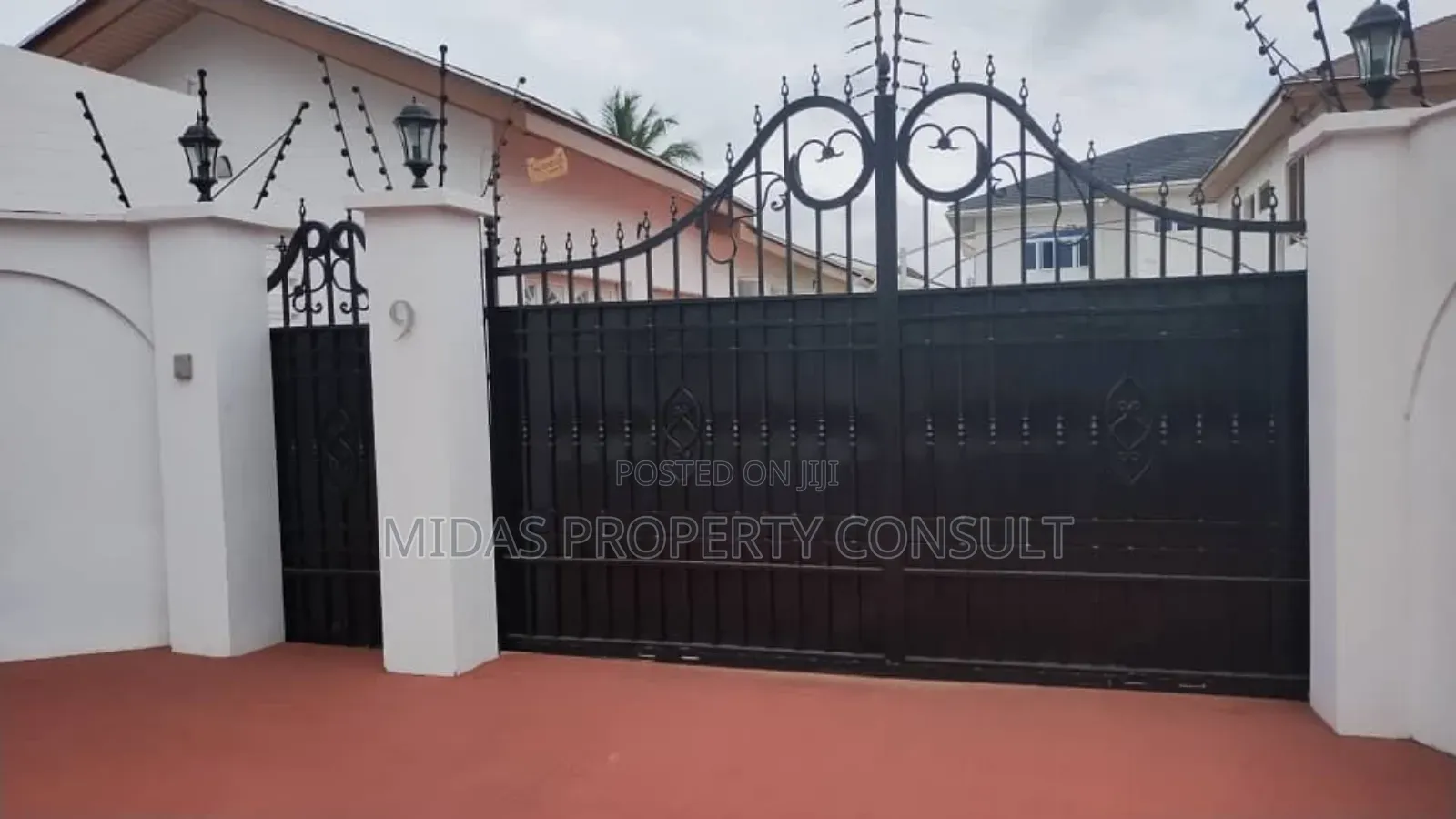 5bdrm House in Airport for sale