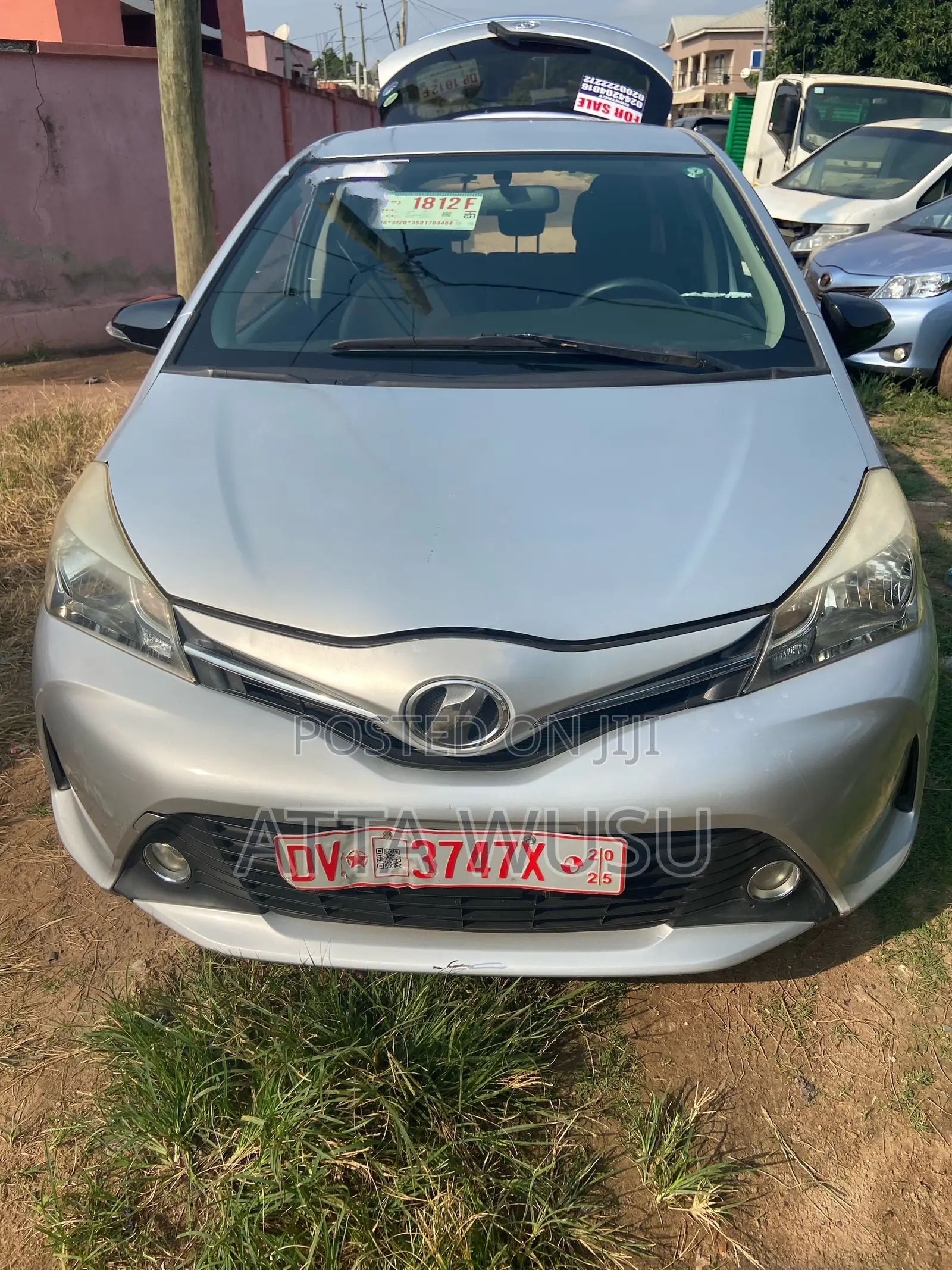 Toyota Vitz 2014 Silver
