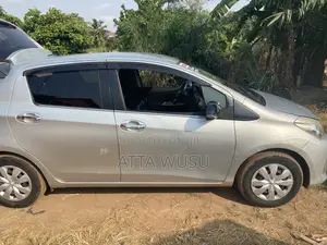 Toyota Vitz 2014 Silver