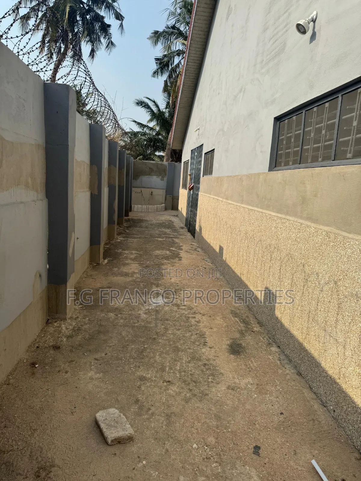 4bdrm Apartment in Kg.Franco Properties, Dansoman for rent