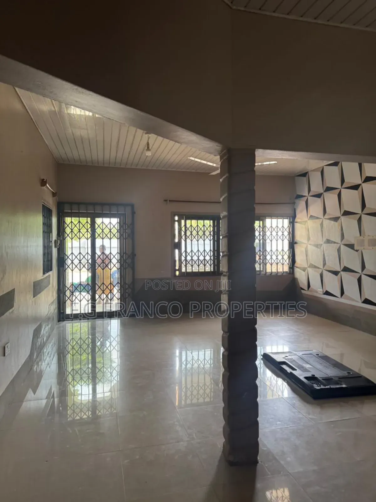 4bdrm Apartment in Kg.Franco Properties, Dansoman for rent
