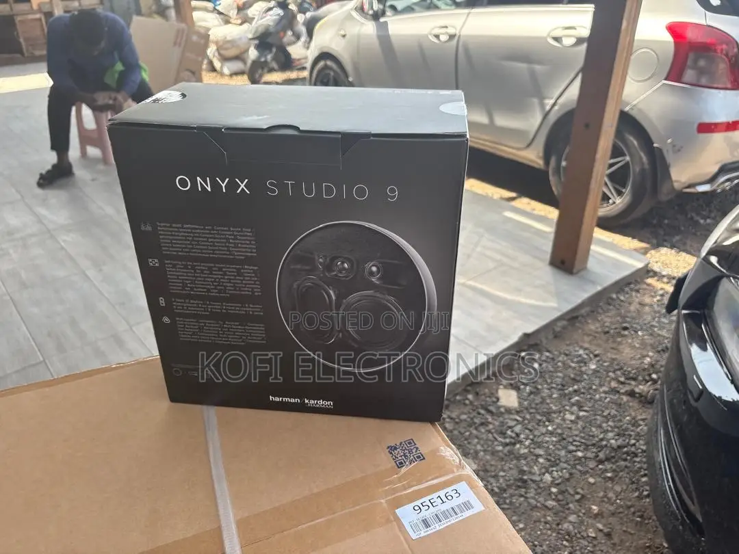 Harman Kardon Onyx Studio 9 Crystal-Clear Output