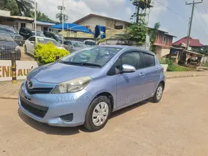 Toyota Vitz 1.3 AWD 5dr 2013 Blue