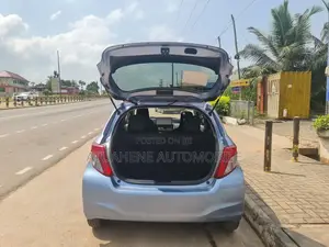 Toyota Vitz 1.3 AWD 5dr 2013 Blue