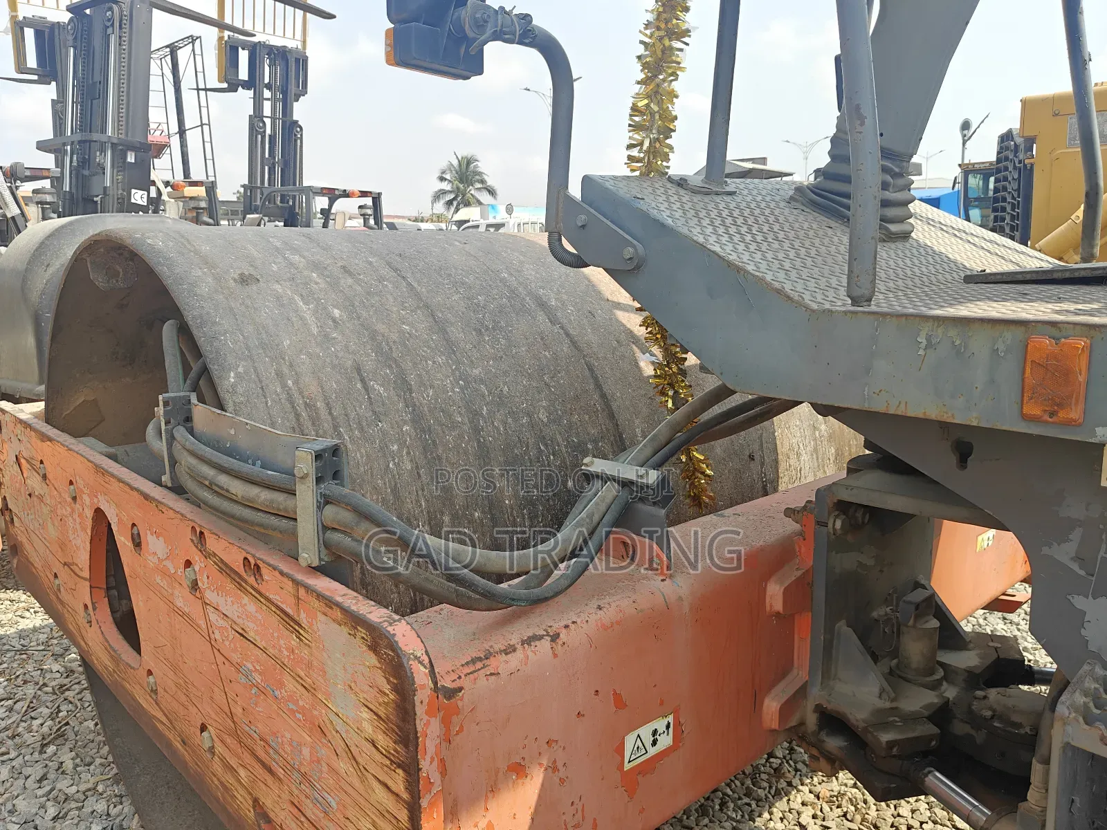 Heavy Duty Hamm Road Compactor (Selling as Is)