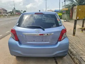 Toyota Vitz 1.3 AWD 5dr 2013 Blue