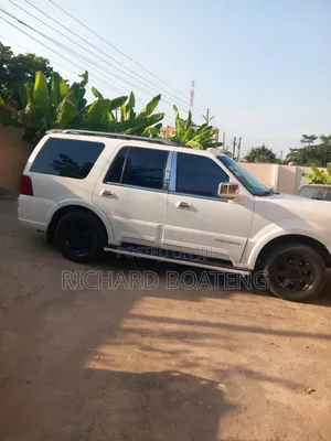 Lincoln Navigator Ultimate 4x4 2003 White