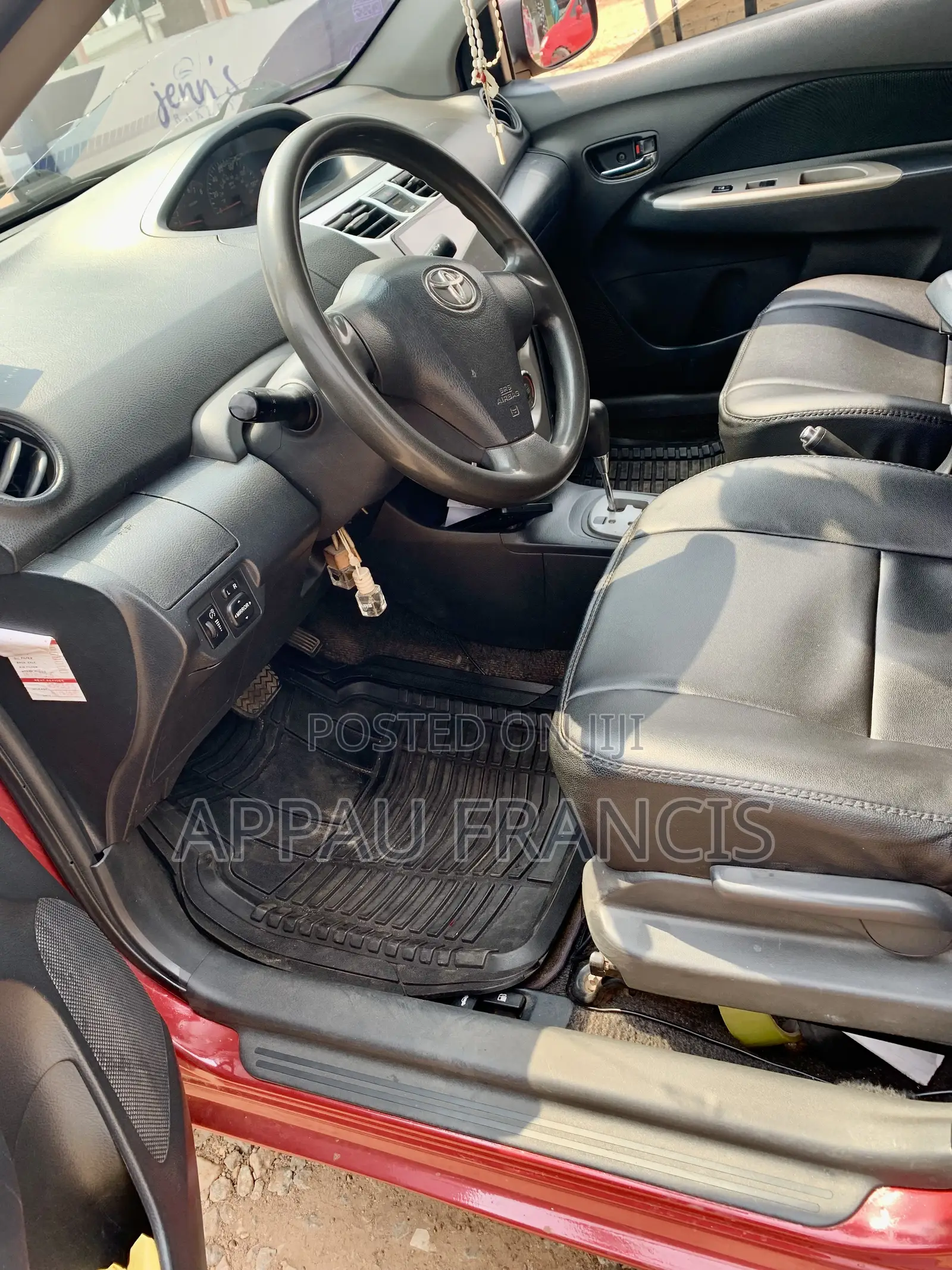 Toyota Yaris 2010 Red