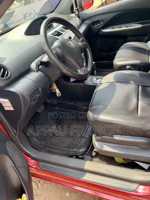 Toyota Yaris 2010 Red
