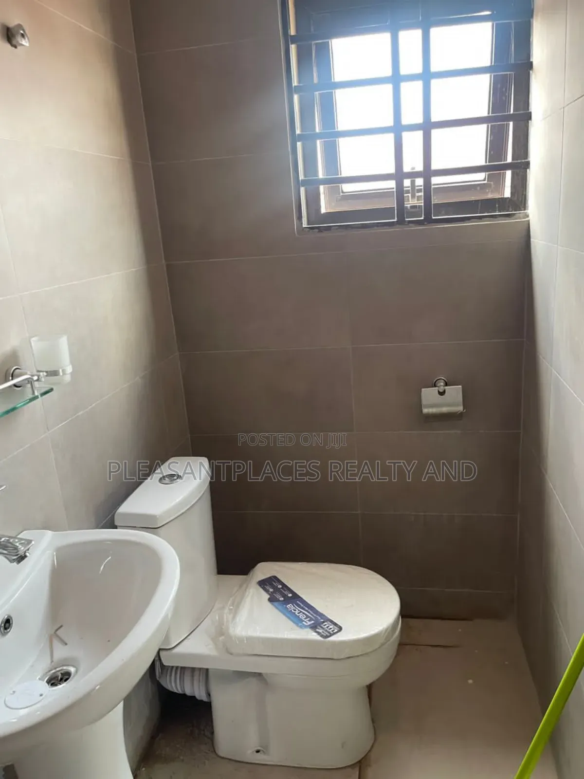 2bdrm Apartment in Pleasantplaces, Adenta for rent