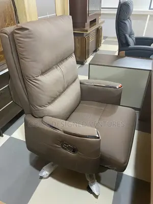 Solid and Elegant Executive Office Chair