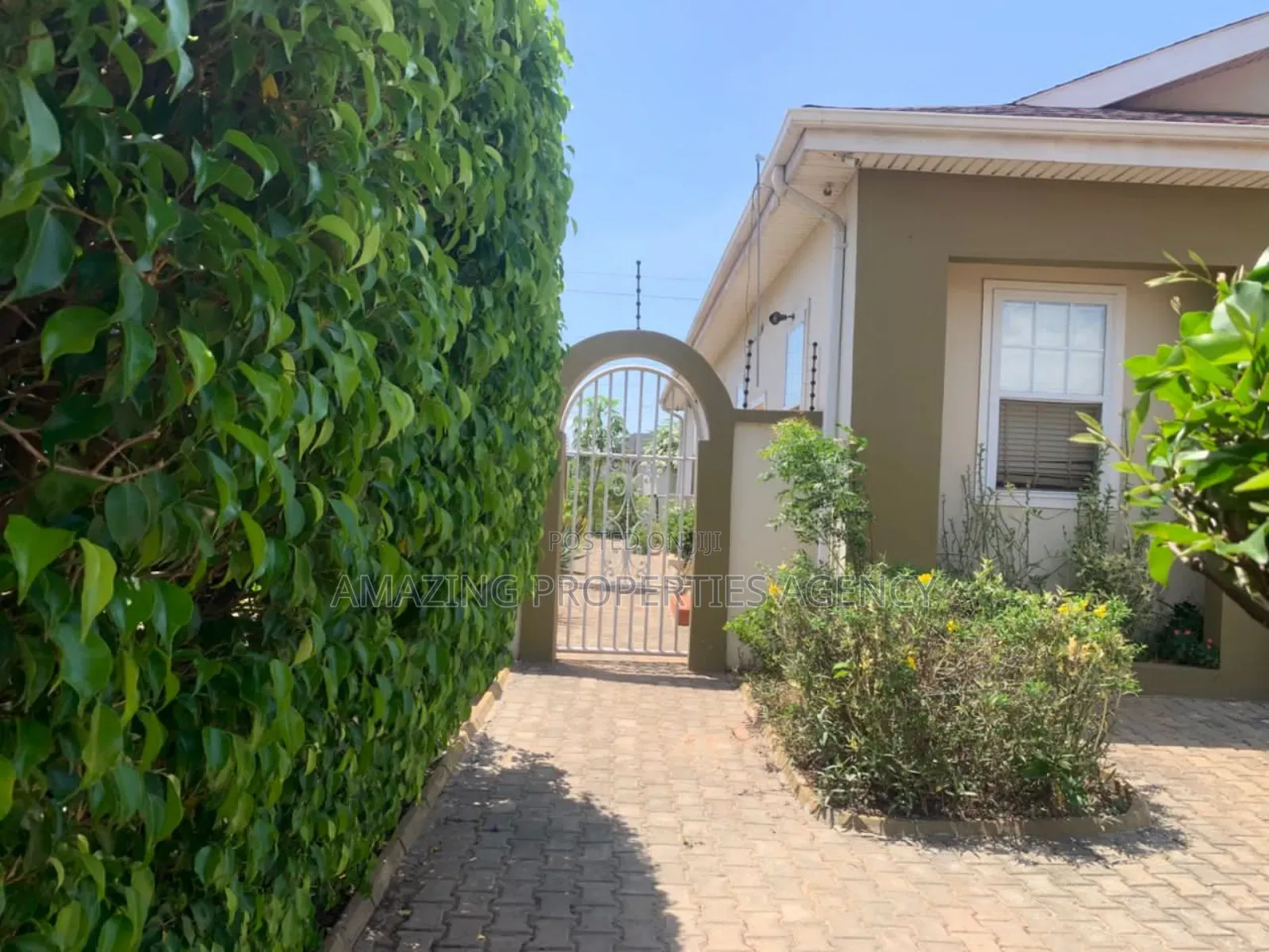 4bdrm House in Tema Community 25 for sale