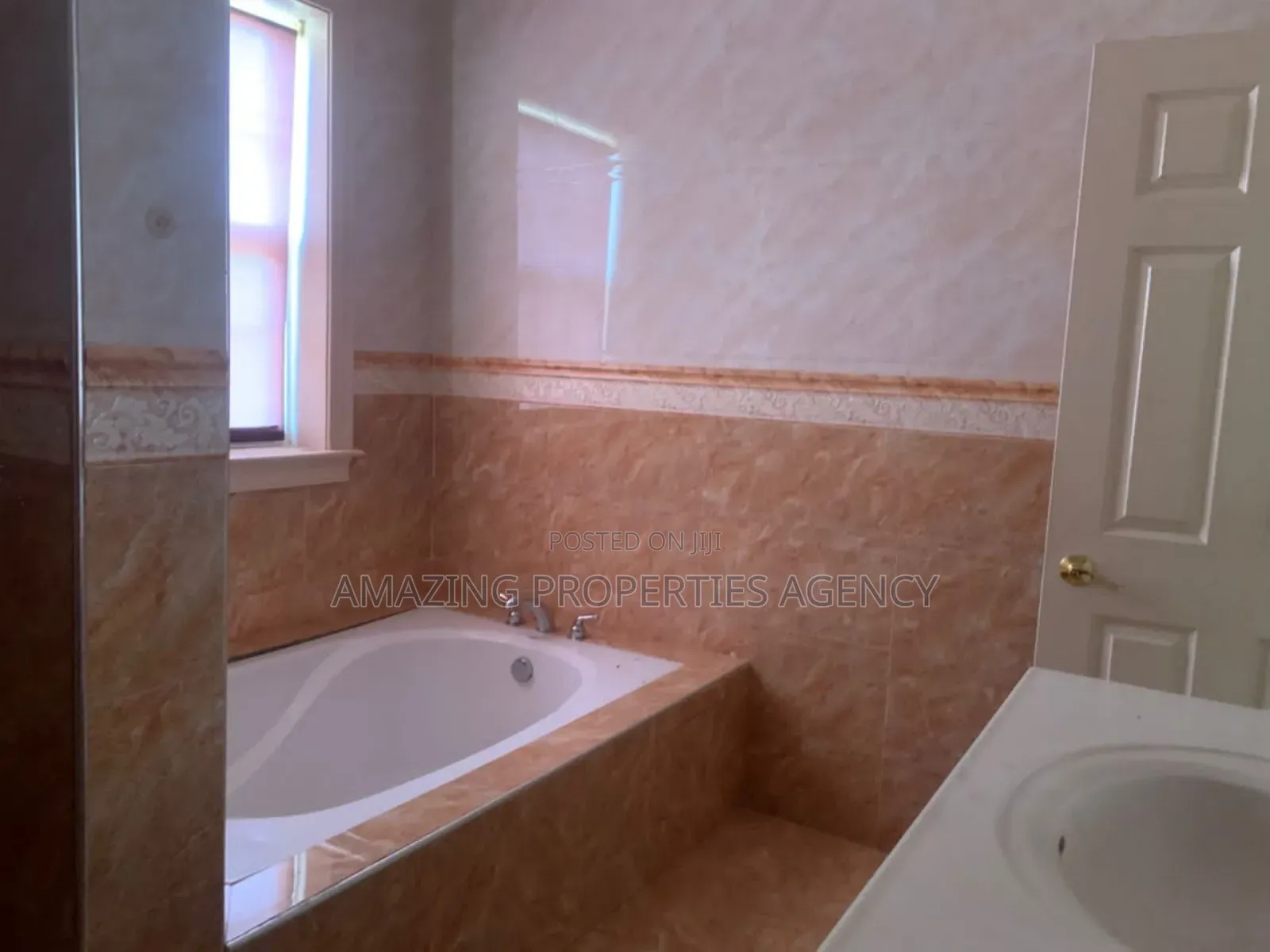 4bdrm House in Tema Community 25 for sale