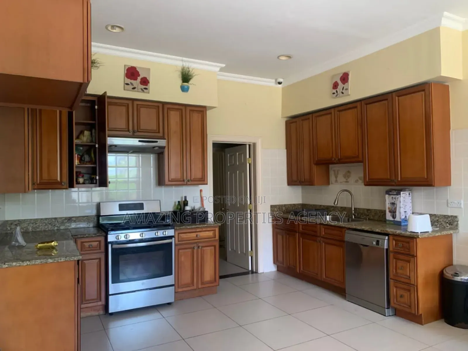 4bdrm House in Tema Community 25 for sale