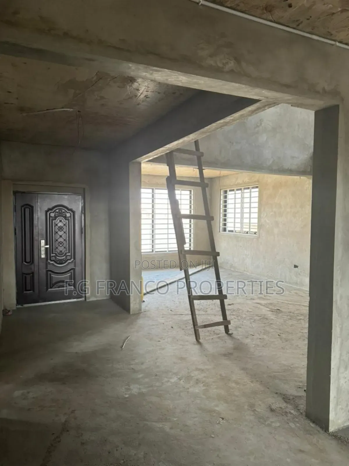 5bdrm House in K.G Franco, Ashaiman Municipal for sale