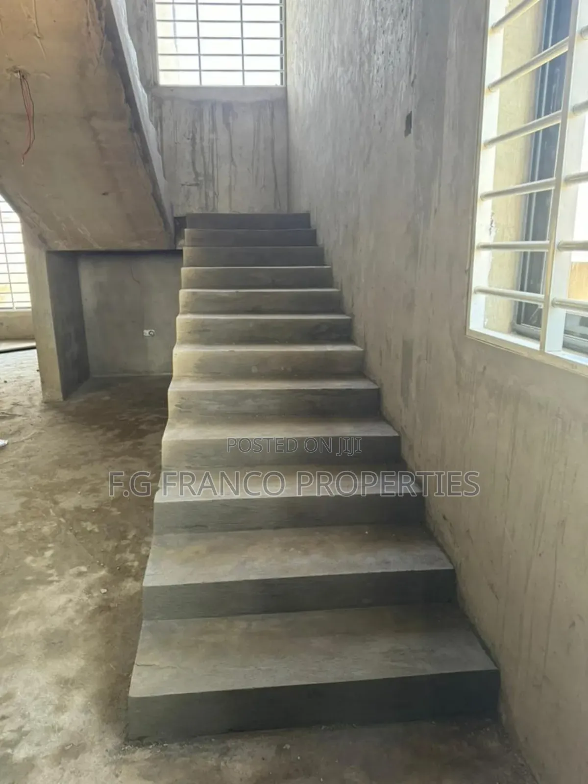 5bdrm House in K.G Franco, Ashaiman Municipal for sale