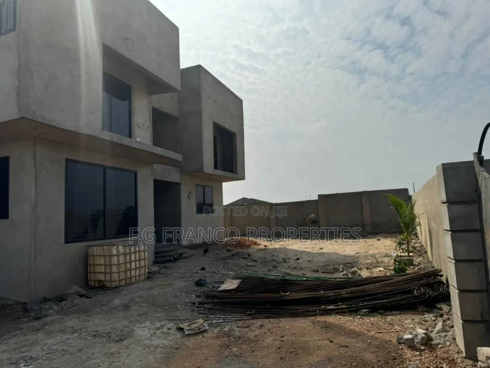 5bdrm House in K.G Franco, Ashaiman Municipal for sale