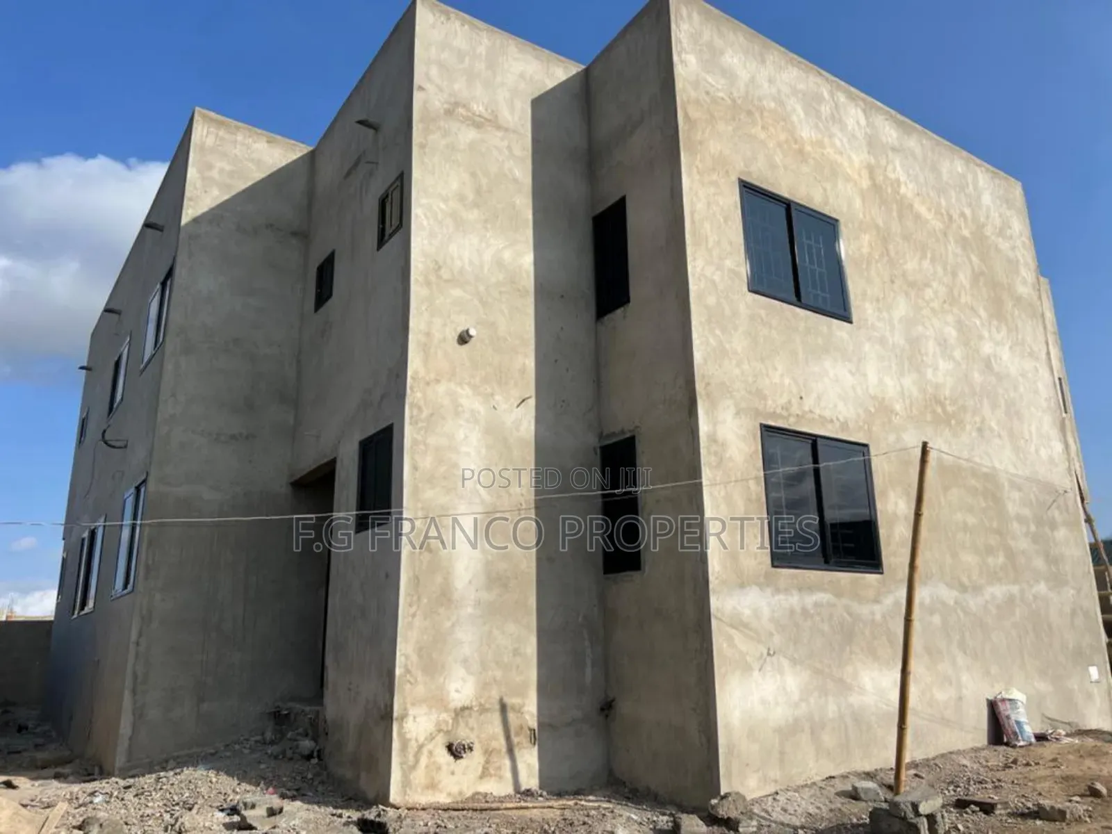 5bdrm House in K.G Franco, Ashaiman Municipal for sale