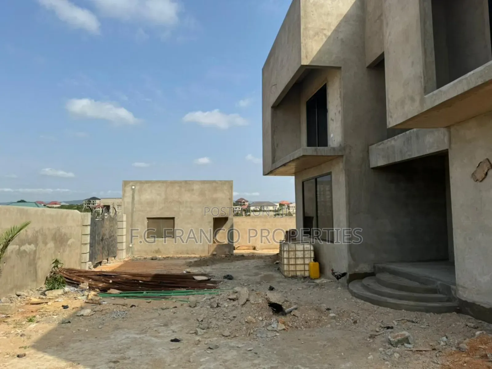 5bdrm House in K.G Franco, Ashaiman Municipal for sale