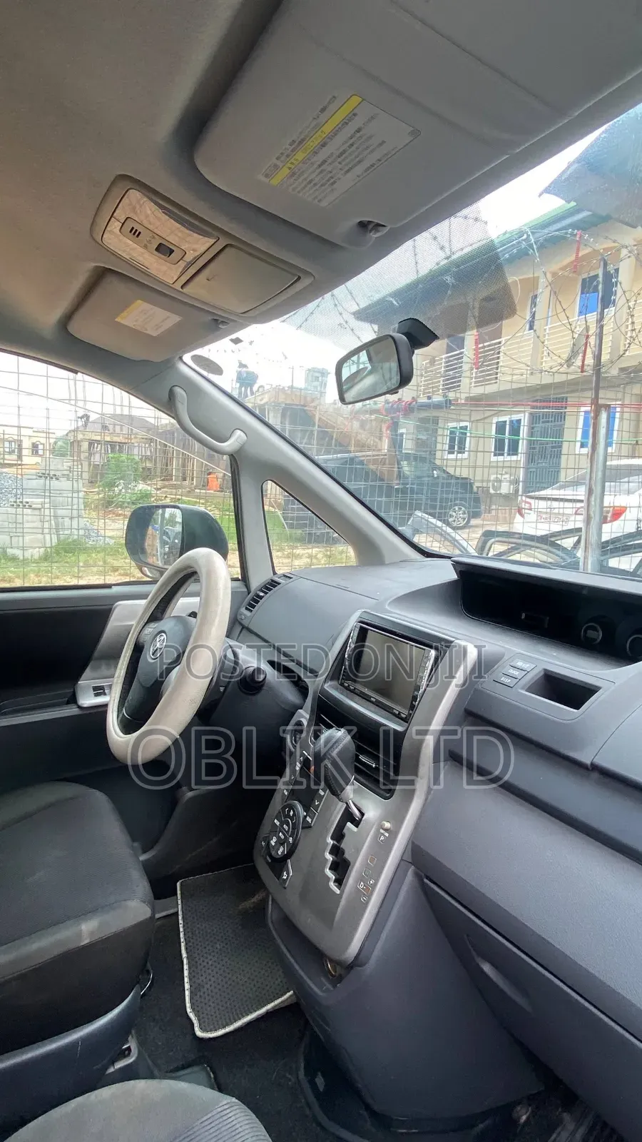 Toyota Voxy 2010 Black