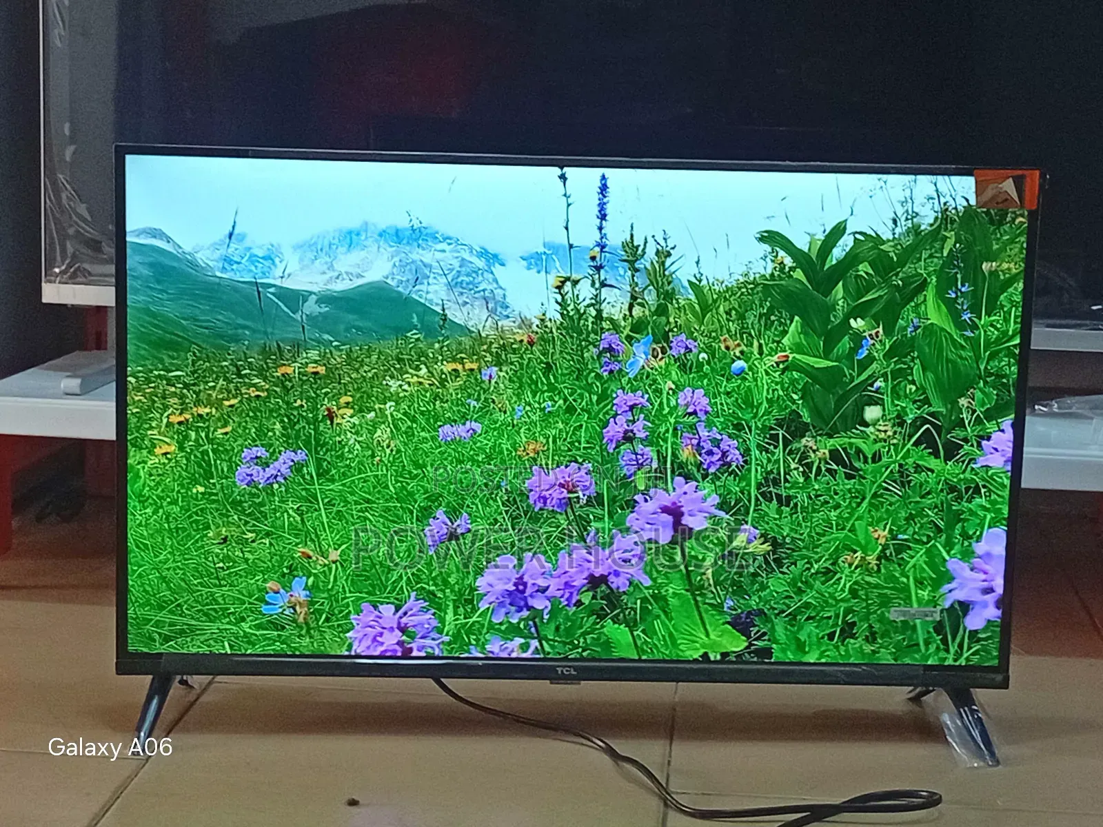 TCL 32" Smart Tv – Slim Beautiful