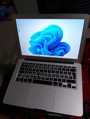 Laptop Apple MacBook Air 4GB Intel Core I5 SSD 128GB