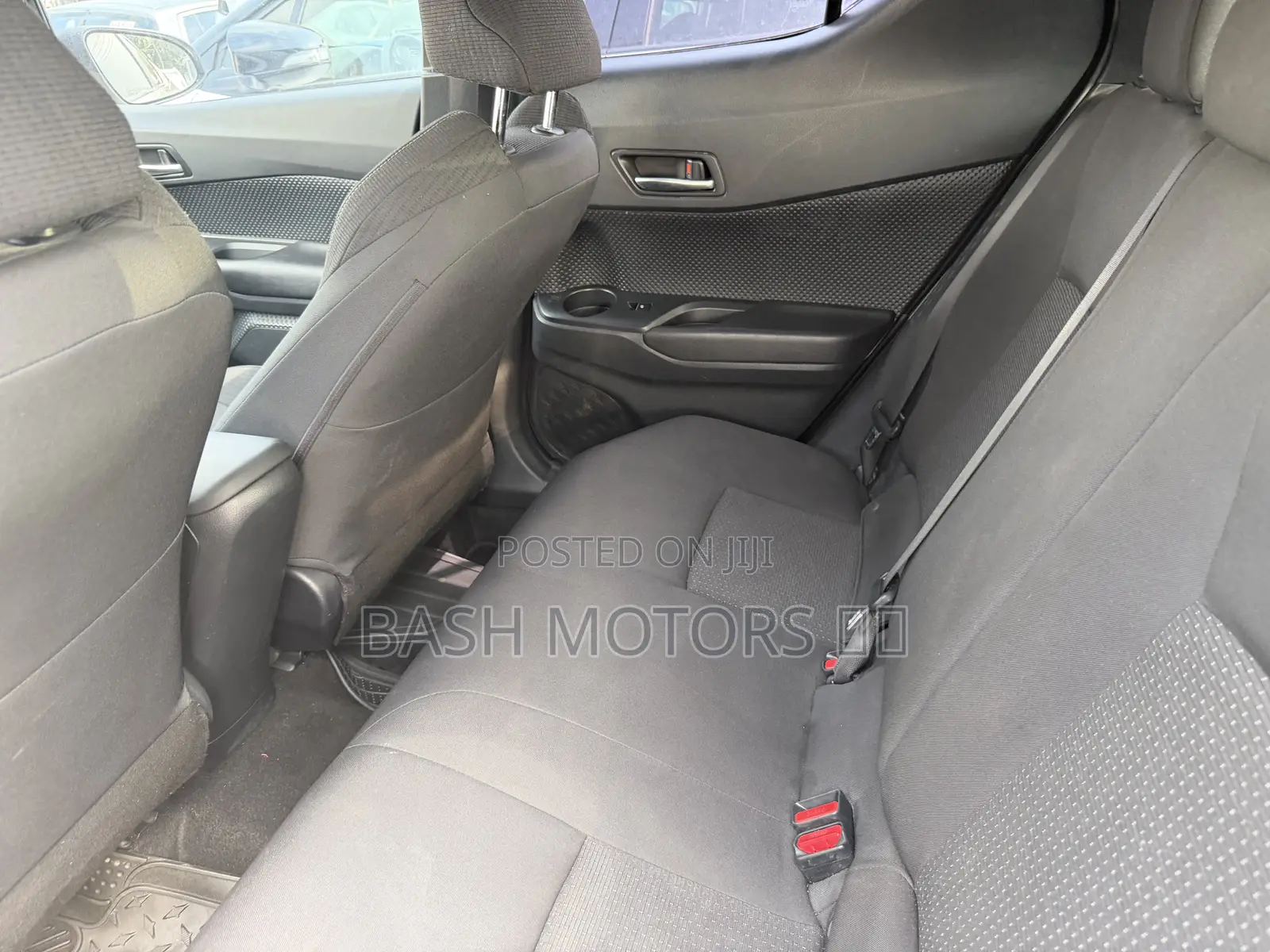 Toyota C-HR LE 2021 Gray