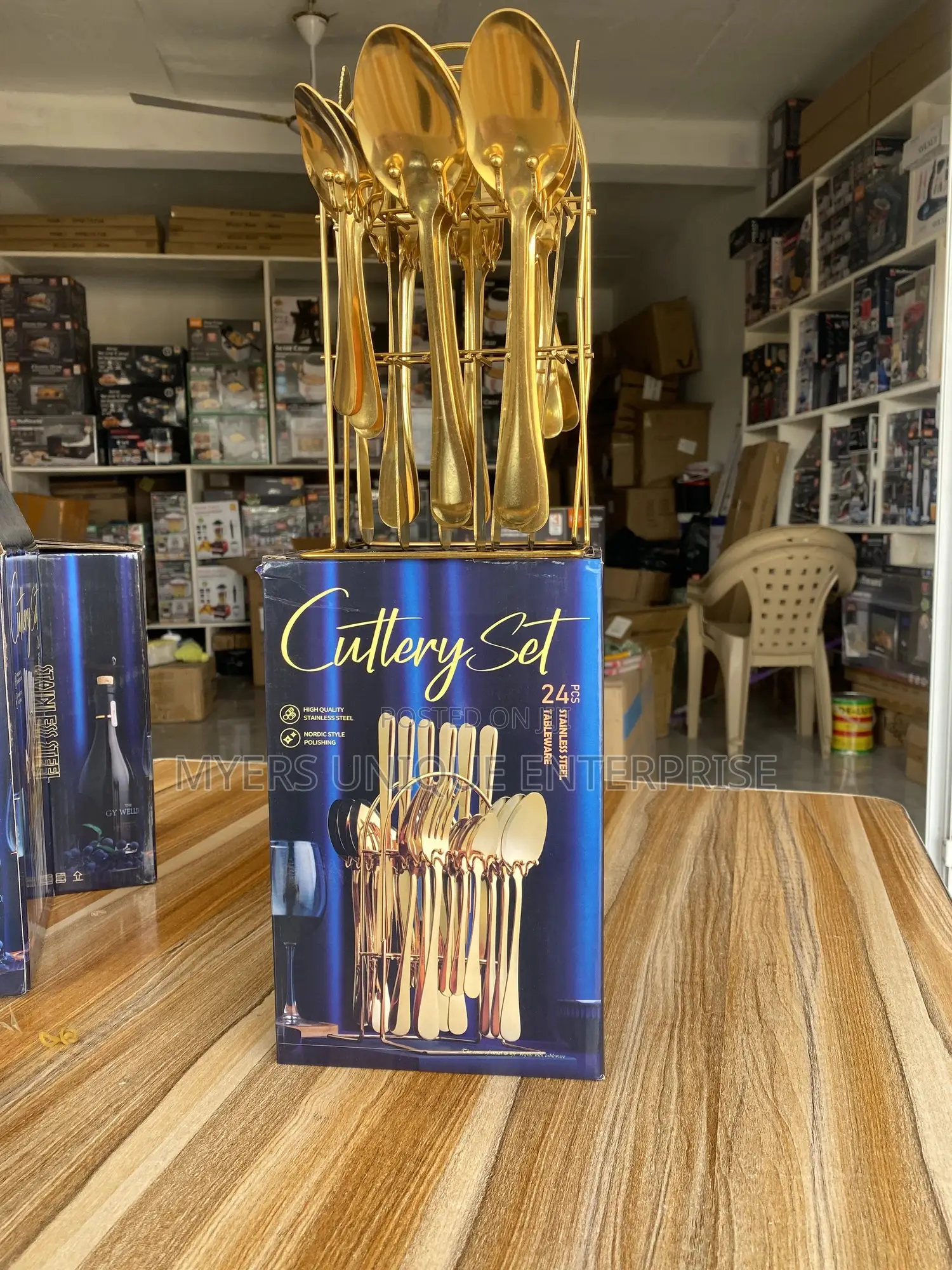 24pcs Cutlery Set With Stand