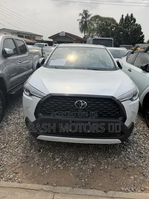 New Toyota Corolla Cross XLE 4WD 2024 White