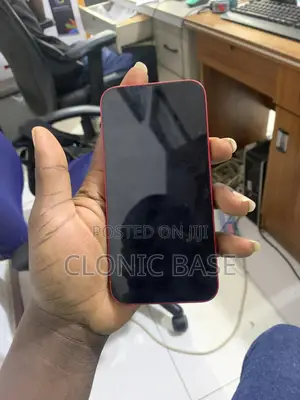 Apple iPhone 13 128 GB Red