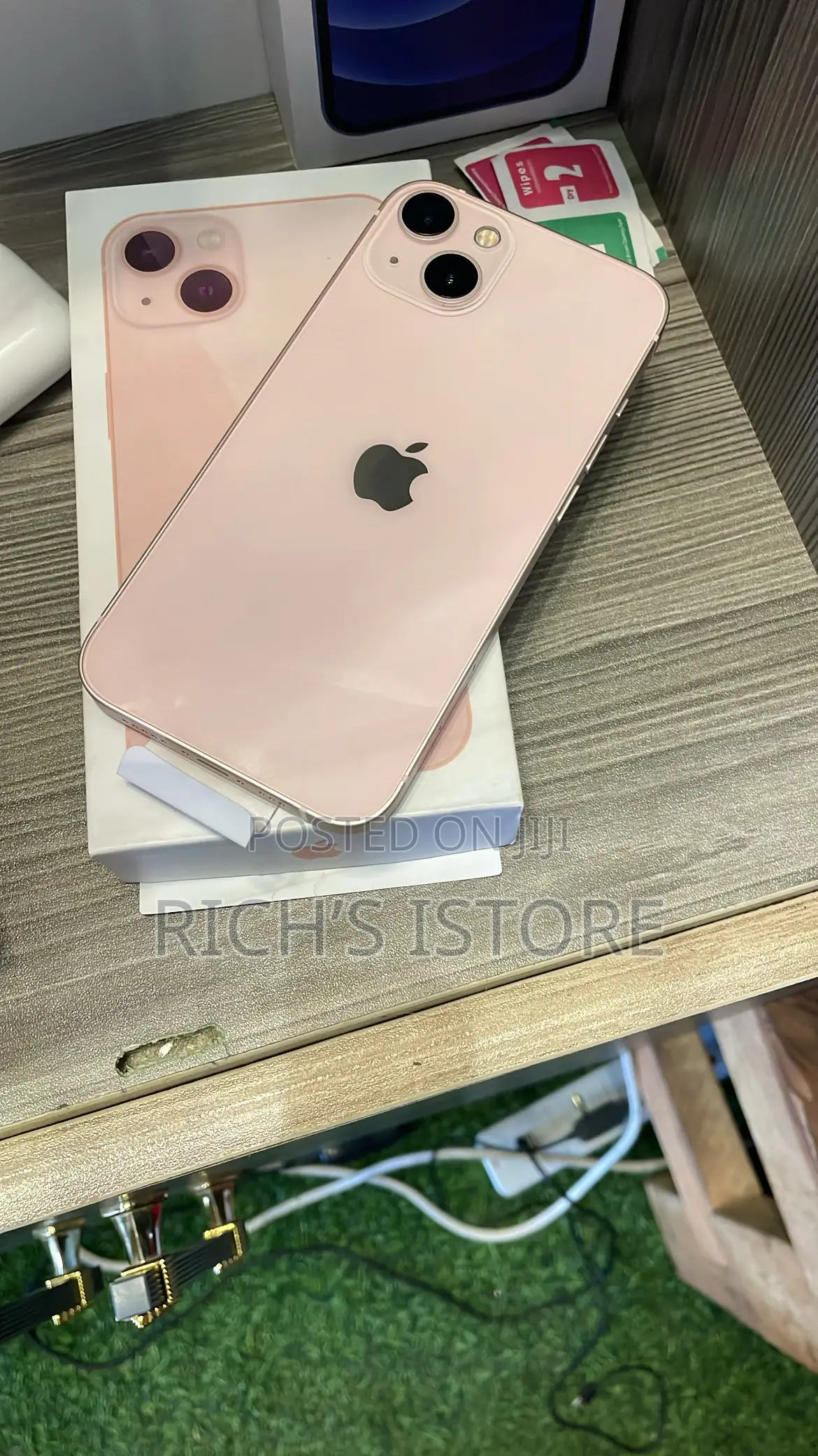 New Apple iPhone 13 128 GB Pink