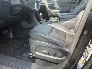 Hyundai Santa Fe Limited w/Saddle Interior 4dr SUV AWD (3.3L 6cyl 6A)
