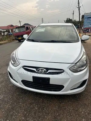 Hyundai Accent SE Hatchback 2017 White