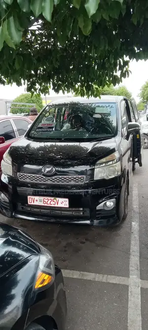 Toyota Voxy 2013 Black