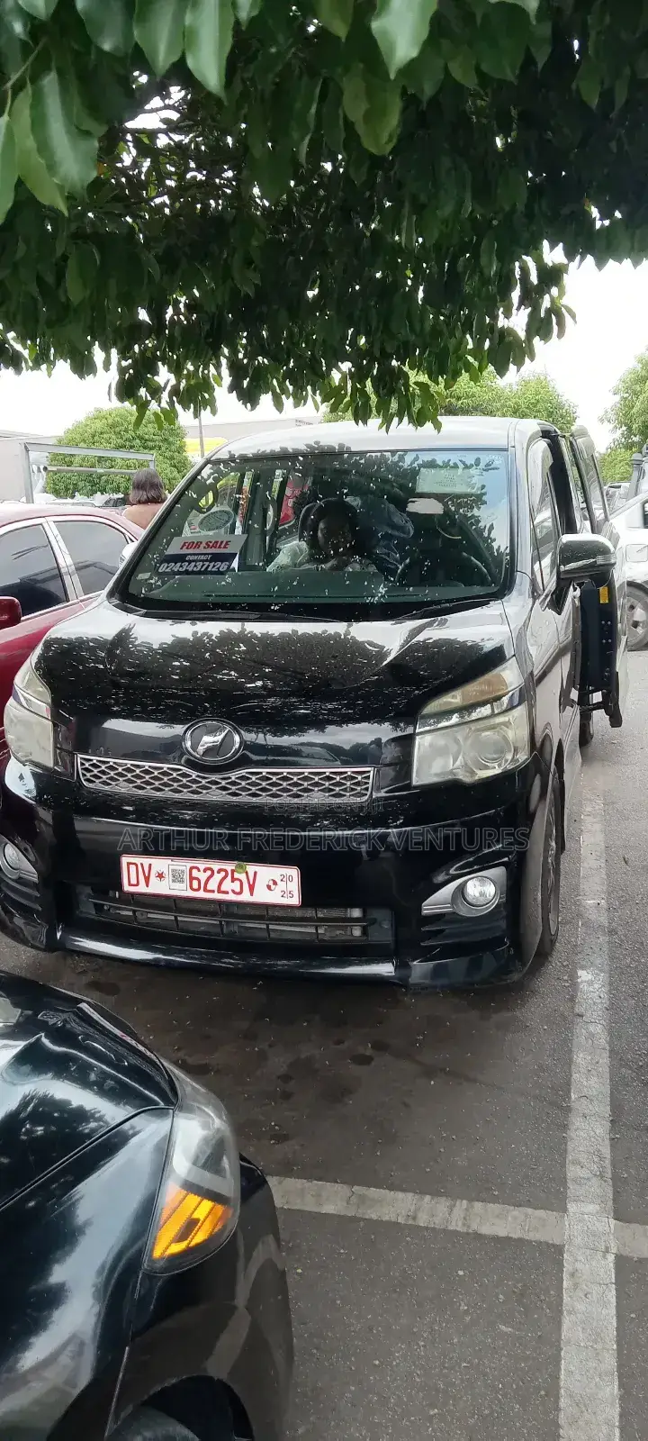 Toyota Voxy 2013 Black