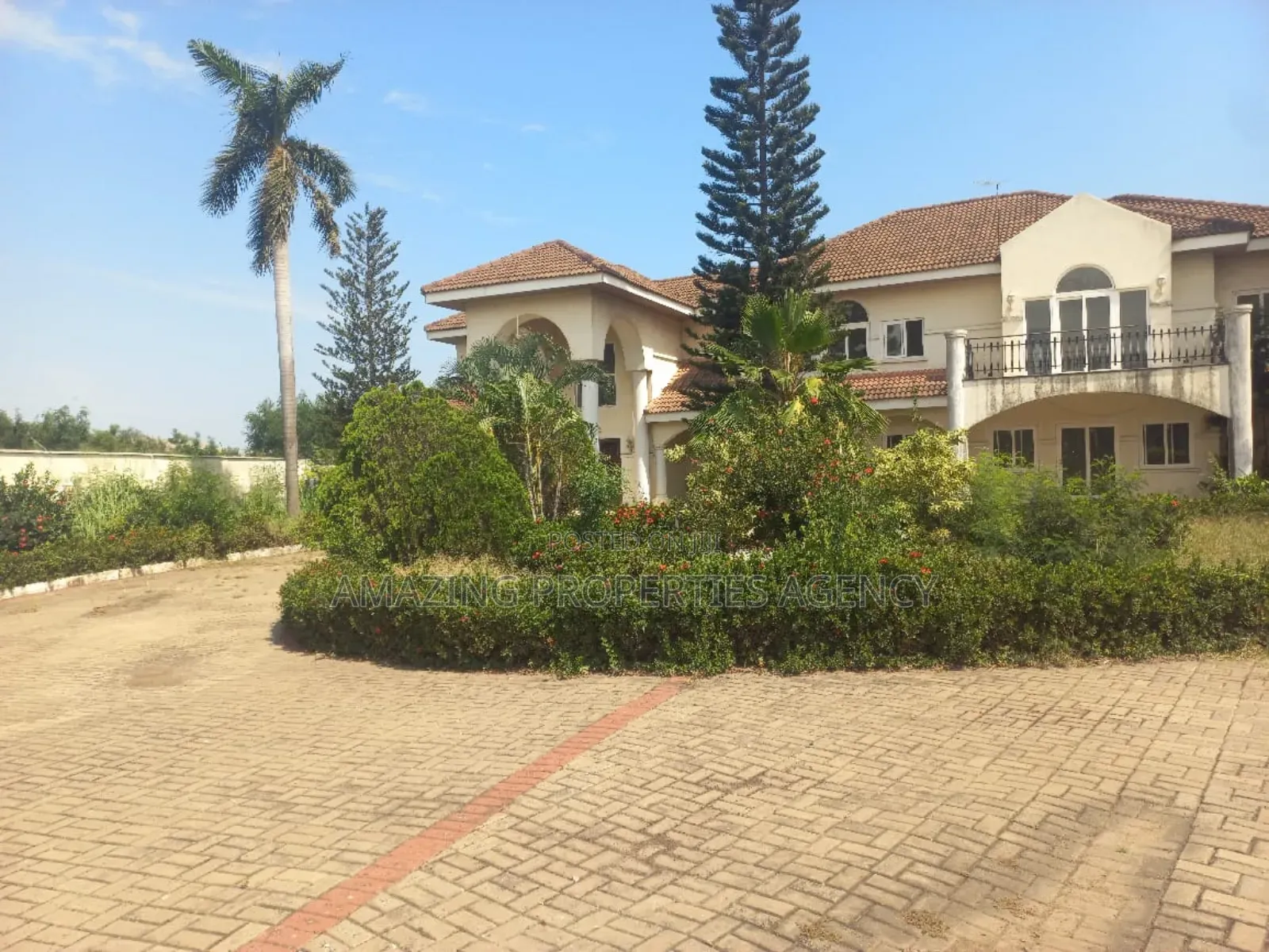 5bdrm House in For Sale 5 Bedrooms, East Legon for sale